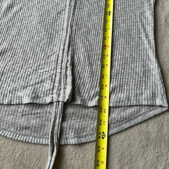 Lulu’s Briony Ruched Long Sleeve - Picture 11 of 11